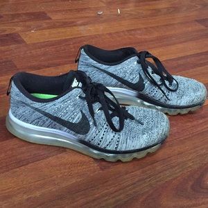 Nike Flyknit Max Running Shoes